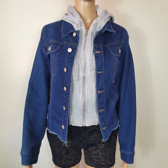 NWT Crossroads denim jacket Blue Size 12 with hoodie (detachable) - Picture 2 of 8